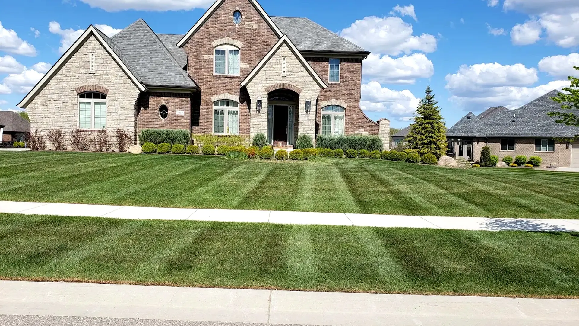 Lawn care service in Rochester Hills, MI